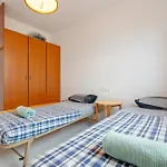 Hauzify I Casa Arboc Vakantiehuis *