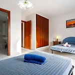 Hauzify I Casa Arboc